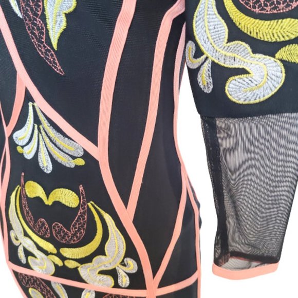 STUNNING HERVE LEGER FIT-AND-FLARE DRESS IN BUTTERFLY & PAISLEY JACQUARD - Picture 9 of 16